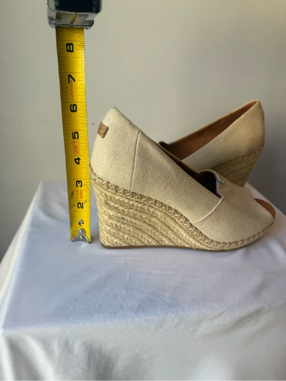 TOMS Canvas Espadrille Peep Toe Wedges Size 9